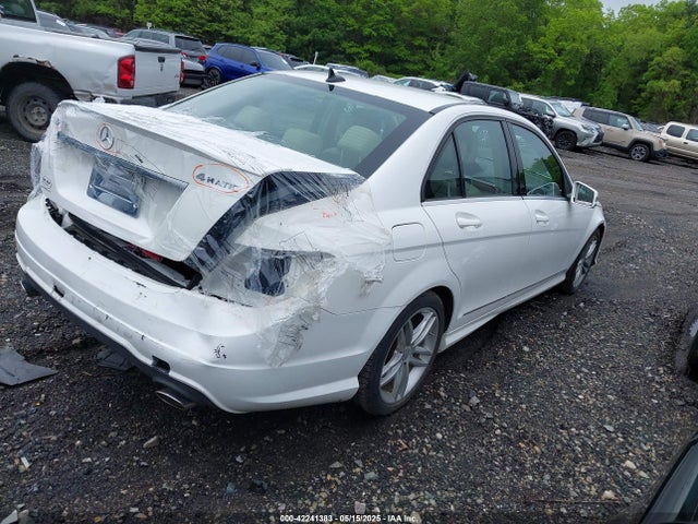WDDGF8AB4ER324282 Mercedes-Benz C 300 Luxury 4matic/sport 4matic