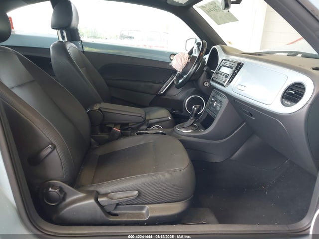 3VWJX7AT5EM621477 Volkswagen Beetle 2.5l