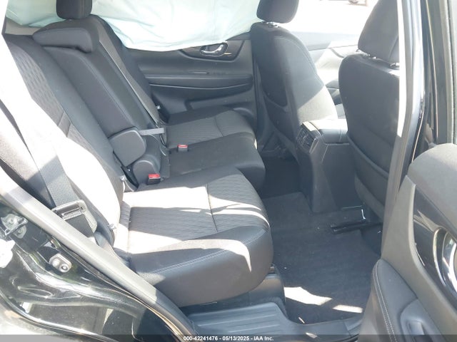 5N1AT2MV4HC827566 Nissan ROGUE SV