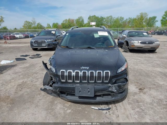 1C4PJLCB9GW258633 Jeep Cherokee Latitude