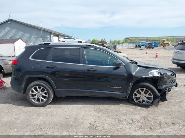 1C4PJLCB9GW258633 Jeep Cherokee Latitude