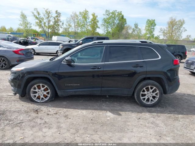 1C4PJLCB9GW258633 Jeep Cherokee Latitude