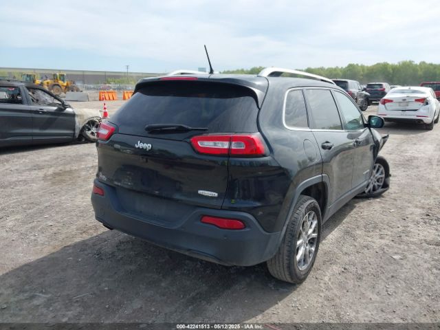 1C4PJLCB9GW258633 Jeep Cherokee Latitude