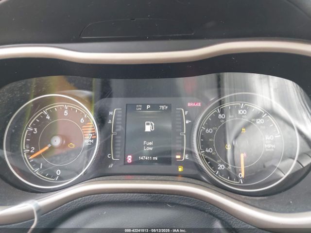 1C4PJLCB9GW258633 Jeep Cherokee Latitude