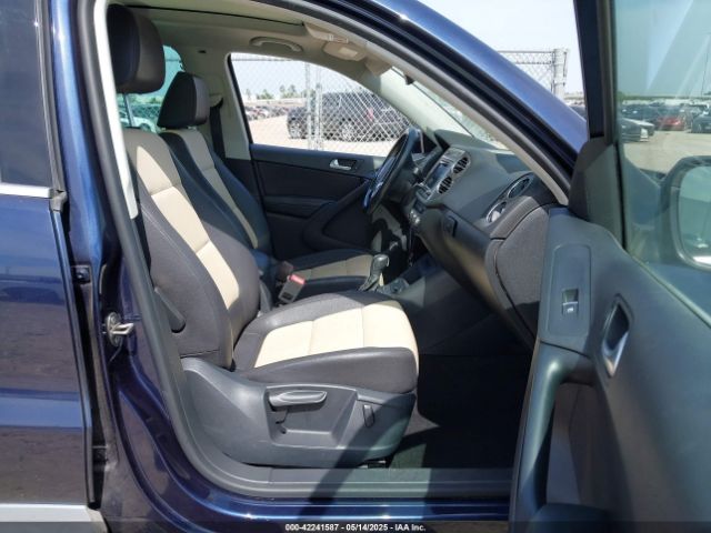WVGAV7AX5GW540411 Volkswagen TIGUAN SE