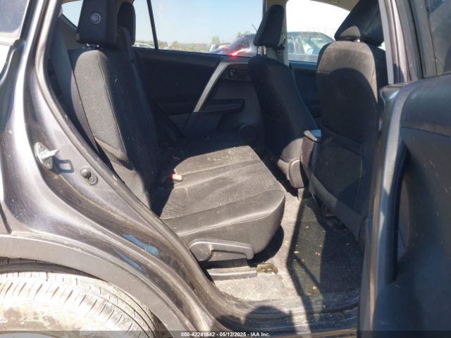 2T3BFREV0EW208074 Toyota RAV4 LE
