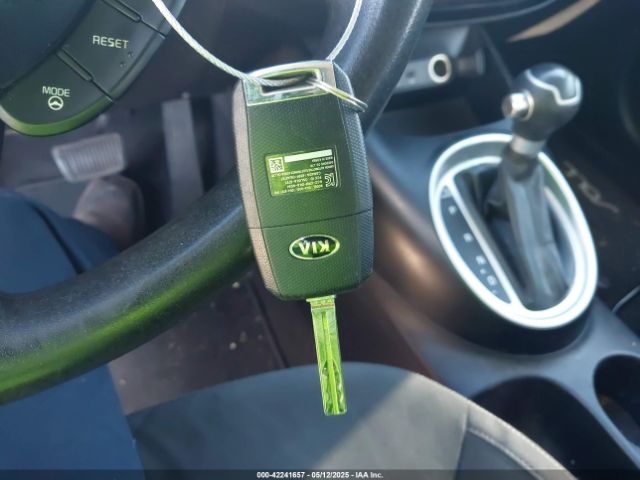 KNDJN2A25E7016193 KIA Soul !