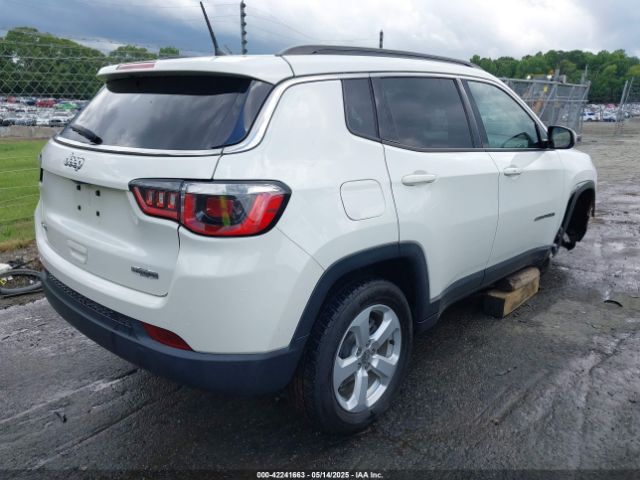 3C4NJDBBXJT320472 Jeep Compass Latitude 4x4