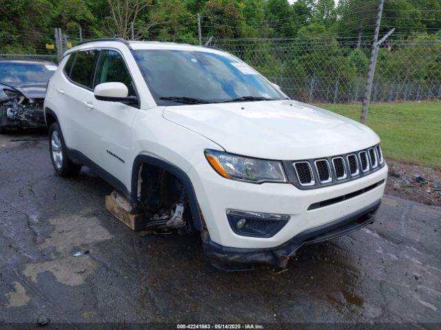 3C4NJDBBXJT320472 Jeep Compass Latitude 4x4