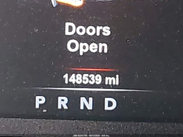 1C6RR7MT3JS122116 RAM 1500 Night  4x4 5'7 Box