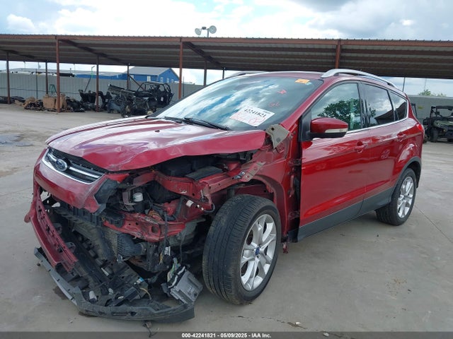 1FMCU0J9XGUA08698 Ford Escape Titanium