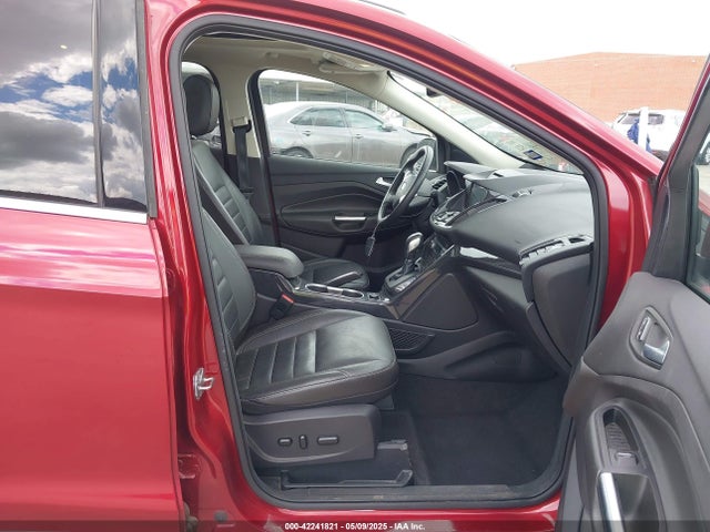 1FMCU0J9XGUA08698 Ford Escape Titanium