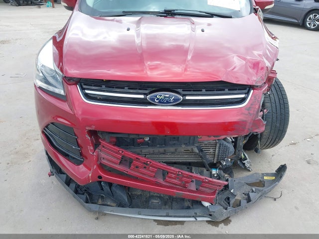 1FMCU0J9XGUA08698 Ford Escape Titanium