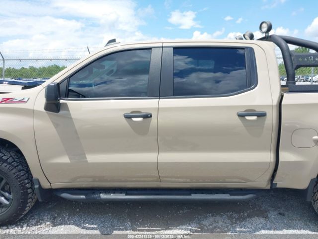 3GCPDCEDXNG569831 Chevrolet Silverado 1500 4wd  Short Bed Custom Trail Boss