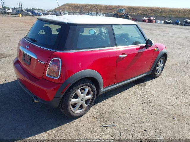2010 MINI COOPER WMWMF3C56ATZ61062 Photo 3