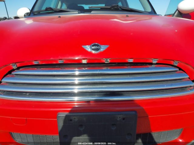 2010 MINI COOPER WMWMF3C56ATZ61062 Photo 5