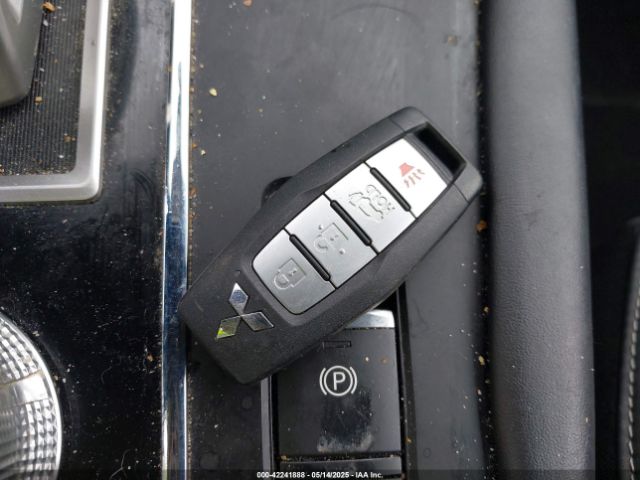 2022 MITSUBISHI OUTLANDER JA4J4UA86NZ081782 Photo 10