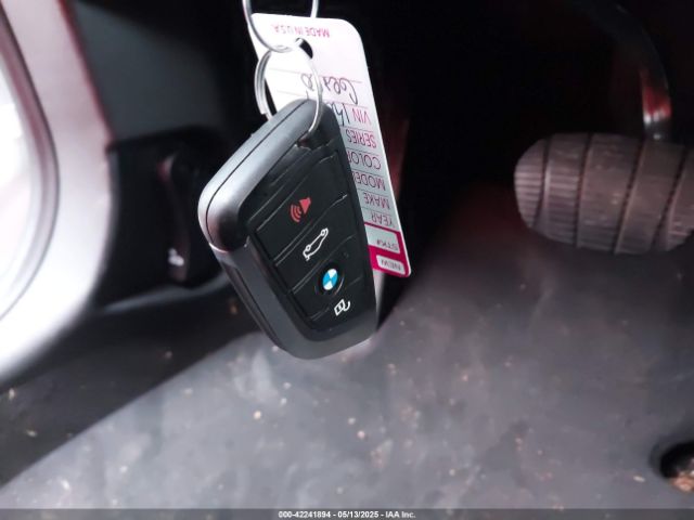 2019 BMW X1 WBXHT3C54K3H35641 Photo 10
