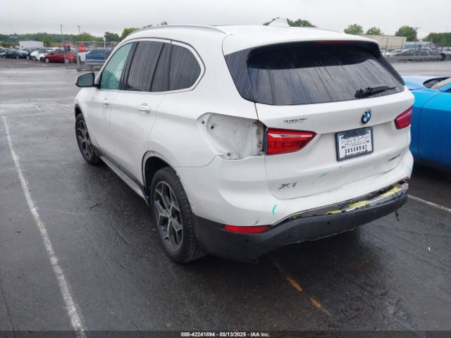 2019 BMW X1 WBXHT3C54K3H35641 Photo 2
