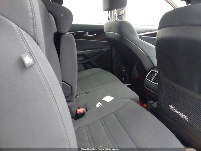 5XYPGDA37GG099012 KIA Sorento 2.4l Lx