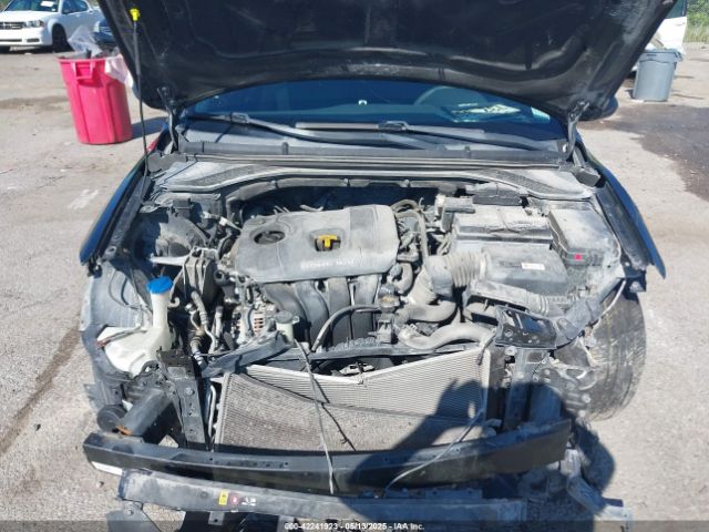 5NPD84LF2JH318496 Hyundai ELANTRA SEL