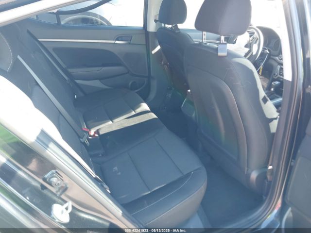 5NPD84LF2JH318496 Hyundai ELANTRA SEL