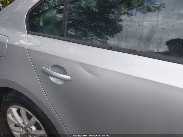 3VWD17AJ4FM268616 Volkswagen Jetta 1.8t Se