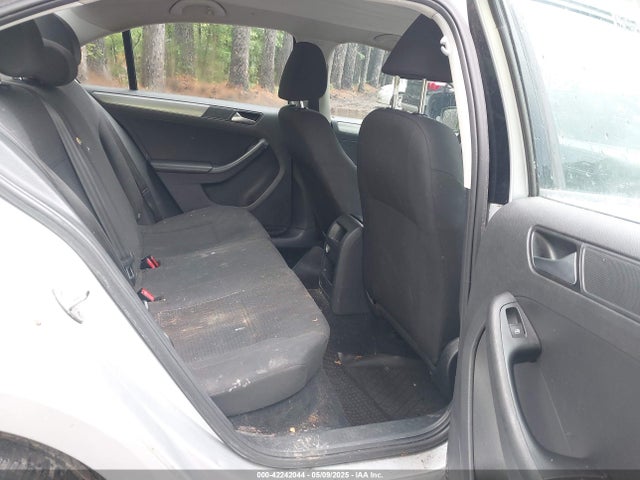 3VWD17AJ4FM268616 Volkswagen Jetta 1.8t Se