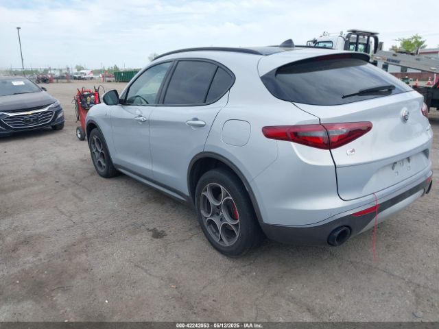 2023 ALFA ROMEO STELVIO ZASPAKBN6P7D57689 Photo 2
