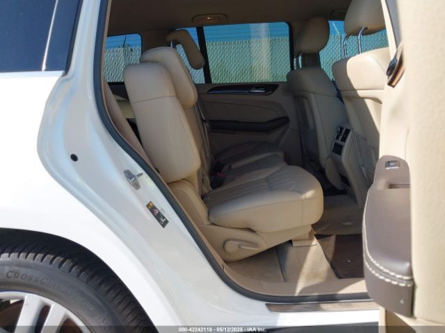 4JGDF6EE6GA706753 Mercedes-Benz m276