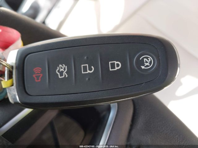 1FMCU9HD8KUB83281 Ford ESCAPE SEL