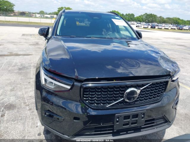YV4L12UC8S2523037 Volvo Xc40 B5 Plus Dark Theme