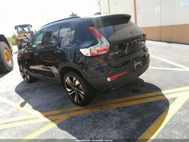 YV4L12UC8S2523037 Volvo Xc40 B5 Plus Dark Theme