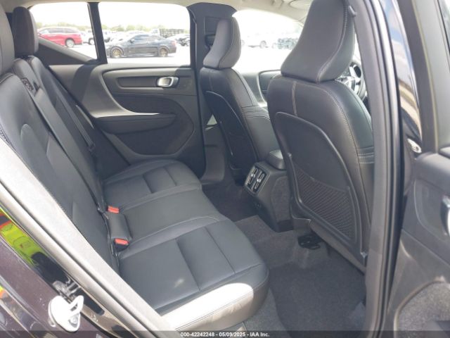 YV4L12UC8S2523037 Volvo Xc40 B5 Plus Dark Theme