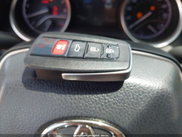 4T1F11AK0MU446852 Toyota CAMRY XLE