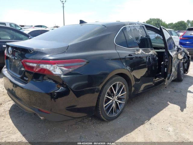4T1F11AK0MU446852 Toyota CAMRY XLE