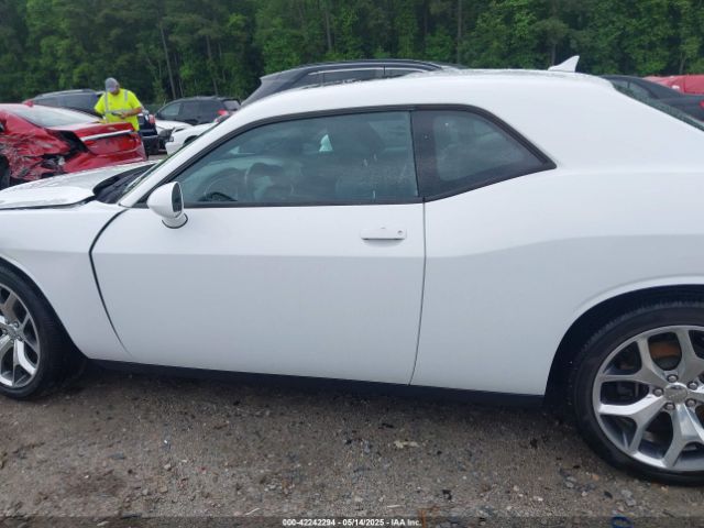 2C3CDZAG5GH290490 Dodge Challenger Sxt Plus