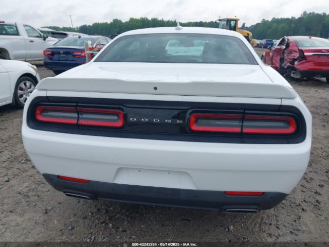 2C3CDZAG5GH290490 Dodge Challenger Sxt Plus