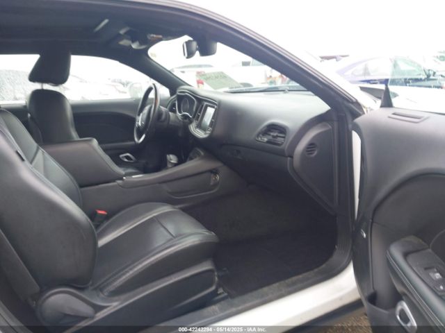 2C3CDZAG5GH290490 Dodge Challenger Sxt Plus