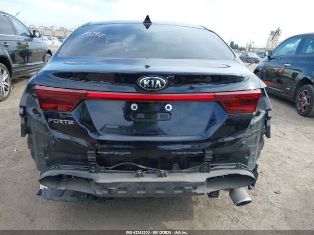 3KPF24AD0KE109792 KIA Forte Lxs