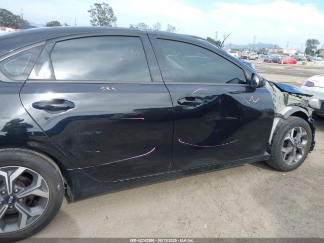 3KPF24AD0KE109792 KIA Forte Lxs
