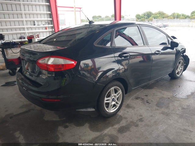 3FADP4BJ3HM129360 Ford FIESTA SE