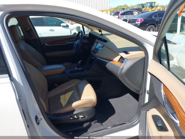2017 CADILLAC XT5 1GYKNFRS9HZ160610 Photo 4