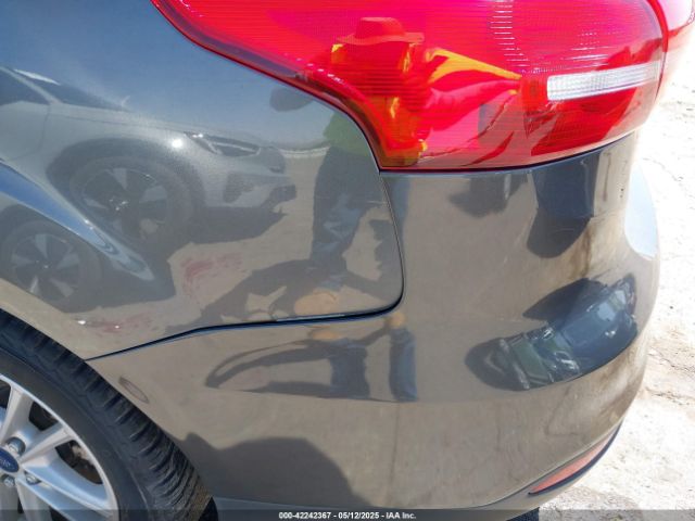 1FADP3FE3JL211233 Ford FOCUS SE