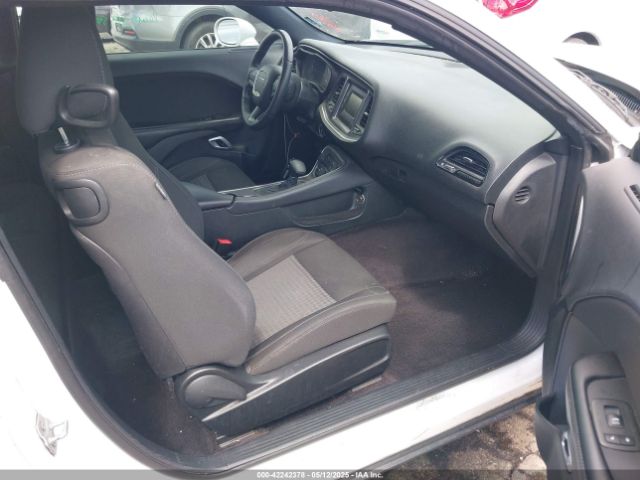 2C3CDZAG7HH633821 Dodge Challenger Sxt