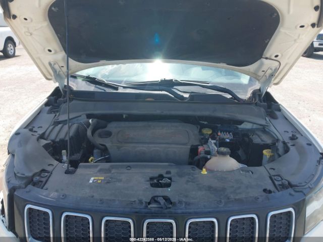 3C4NJDBB0JT333537 Jeep Compass Latitude 4x4