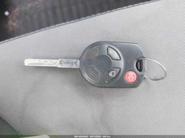 1FMCU9GX0EUD90716 Ford ESCAPE SE