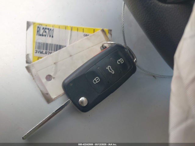 3VWLA7AJ0FM209087 Volkswagen 2015