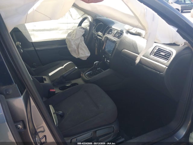 3VWLA7AJ0FM209087 Volkswagen 2015
