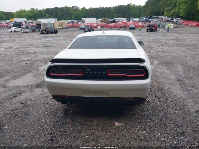 2C3CDZAG2FH701634 Dodge Challenger Sxt